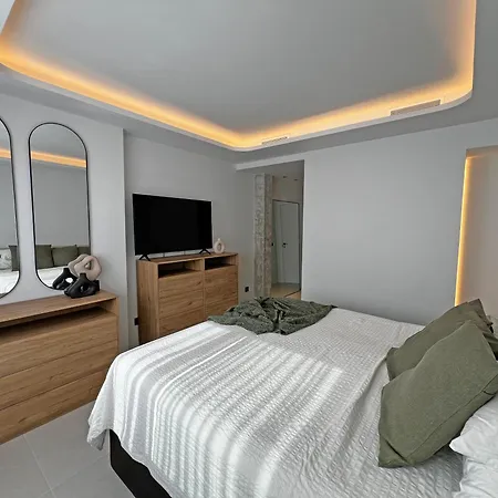 Serenity - Contemporary 2 Bedroom Διαμέρισμα Μαρμπέλλα