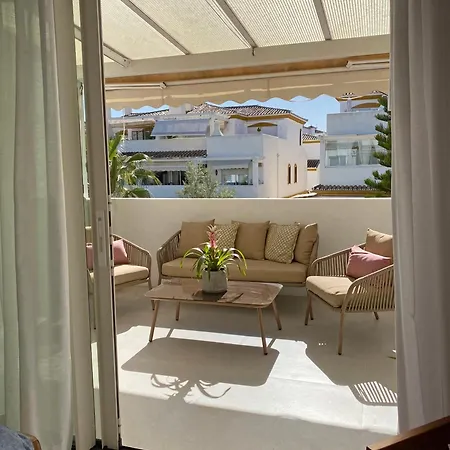 Serenity - Contemporary 2 Bedroom Μαρμπέλλα