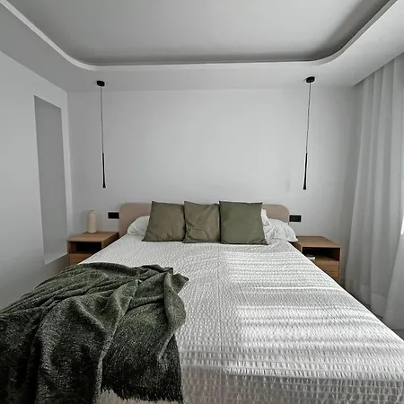 Serenity - Contemporary 2 Bedroom Διαμέρισμα Μαρμπέλλα
